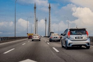 Особенности автомобильного движения в Малайзии